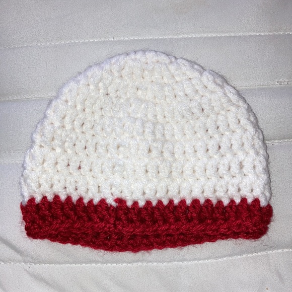 Crochet baseball infant photography hat - Picture 3 of 4